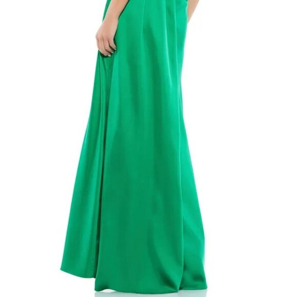 Ieena Mac Duggal Emerald Green One-Shoulder Ruched Satin Gown - Picture 4 of 5